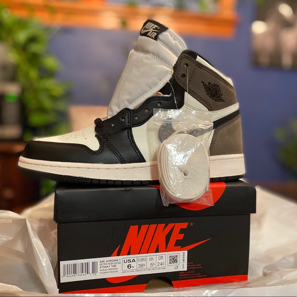 Air Jordan 1 Retro High OG GS ‘Dark Mocha’ SOLDOUT